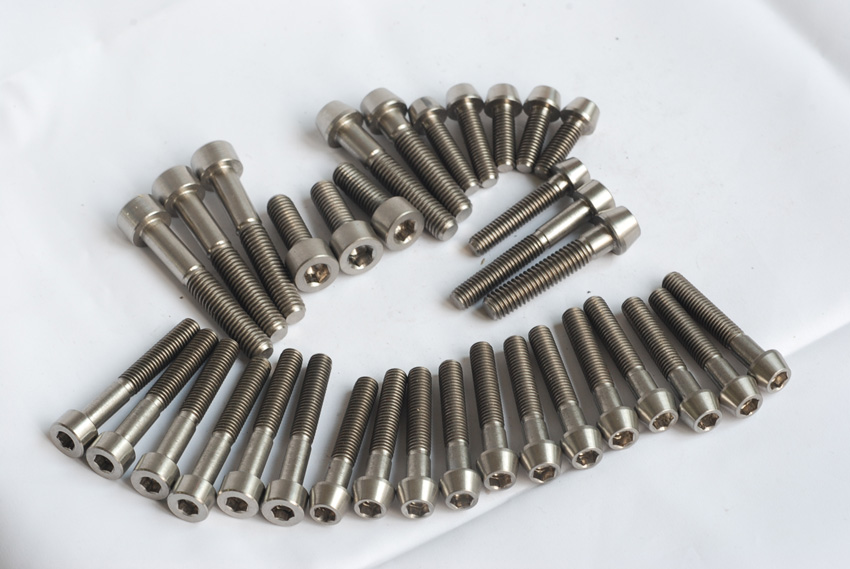 鈦螺絲TA1/GR2內(nèi)外六角螺栓螺釘鈦標準件