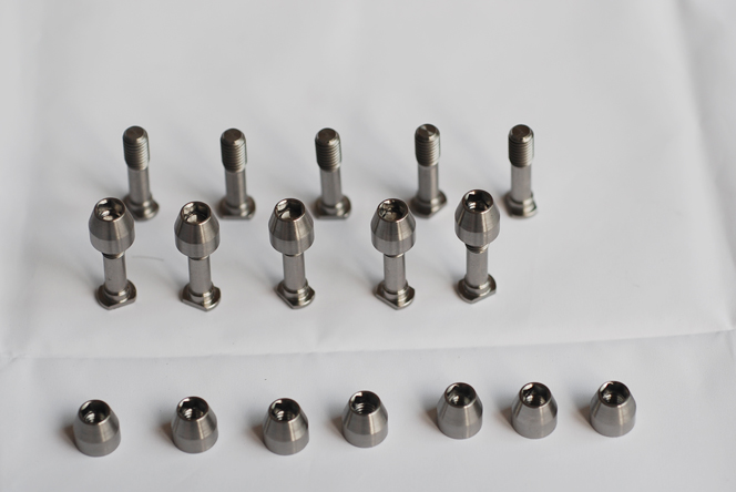 鈦螺絲規格多，可定制.jpg